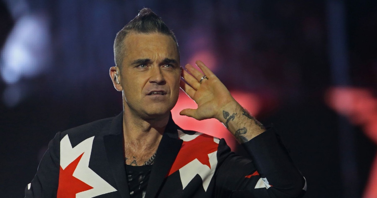 Robbie Williams durante su presentación en la Arena VFG como parte de su Tour 2017 “The Heavy Entertainment Show” | Foto: Cuartoscuro