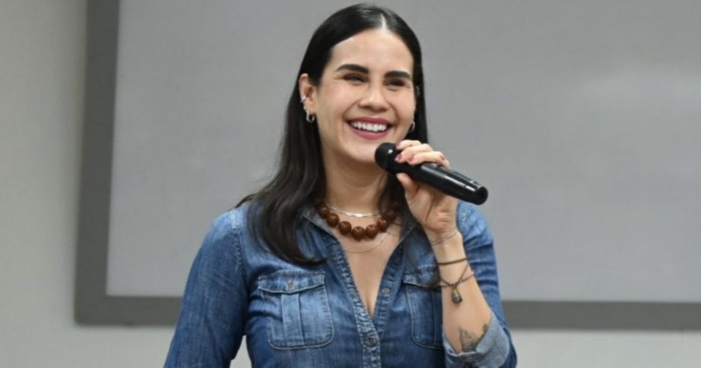 Rasa María Bayardo es en una pieza central de la hoy gobernadora Indira Vizcaíno