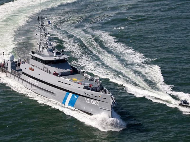 Rescatan a salvadoreña tras pasar 20 horas a la deriva en el mar en Grecia