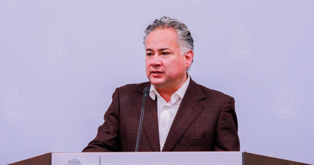 Santiago Nieto Castillo en una reunión sobre la interrupción legal del embarazo