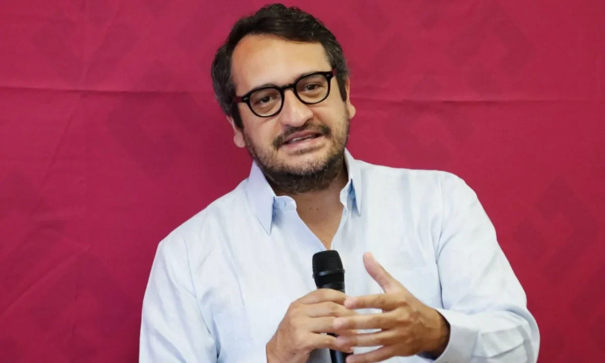 Andy López Beltrán formalizó su participación en el proceso interno de Morena para competir por diputación en Tabasco.