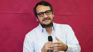 Andy López Beltrán formalizó su participación en el proceso interno de Morena para competir por diputación en Tabasco.