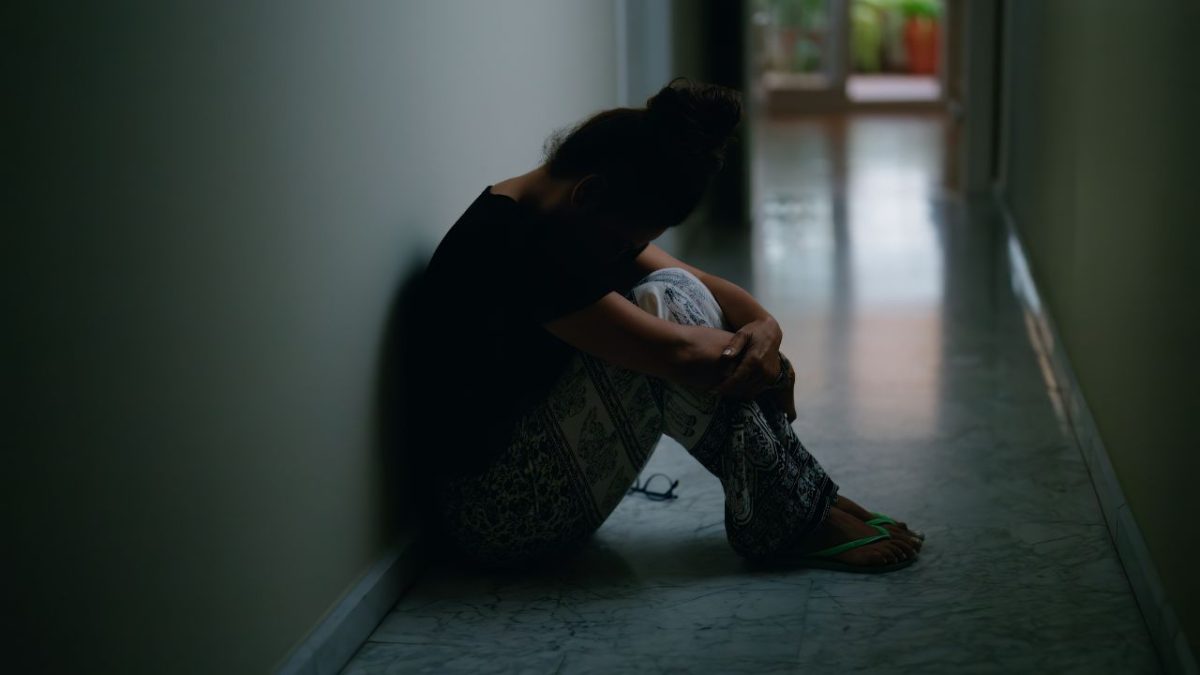 Cuando una persona desaparece o es víctima de una muerte violenta, la tragedia alcanza a los familiares, según psicólogo.