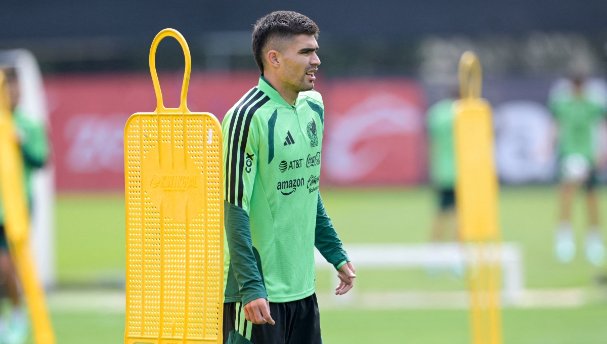Johan Vásquez, capitán de la Selección Mexicana durante entrenamiento | Foto: Alfredo Estrella, AFP