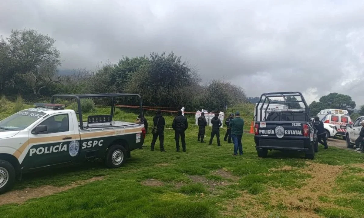 Los cuerpos de tres hombres y dos mujeres fueron localizados la mañana de este jueves 1 de octubre entre Morelos y Estado de México.