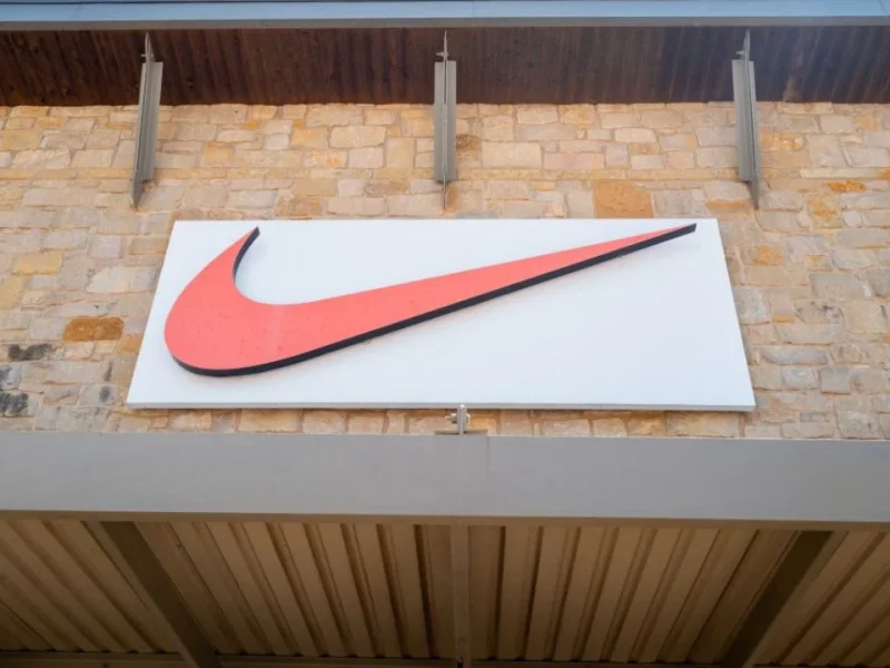 Nike anuncia despidos ante la caída prevista de sus ventas