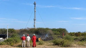 Pemex confirmó que se registró un conato de incendio en un pastizal, pero que es ajeno a instalaciones de la refinería Olmeca.